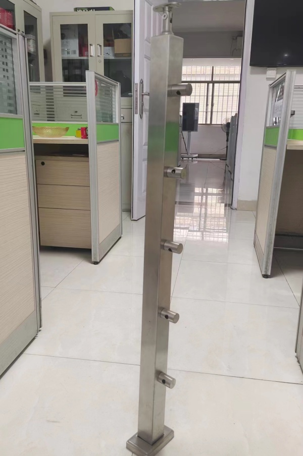 穿管拉丝不锈钢立柱