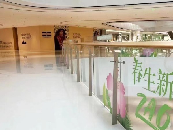 星空电竞·(中国区)官方网站不锈钢卡玻璃护栏