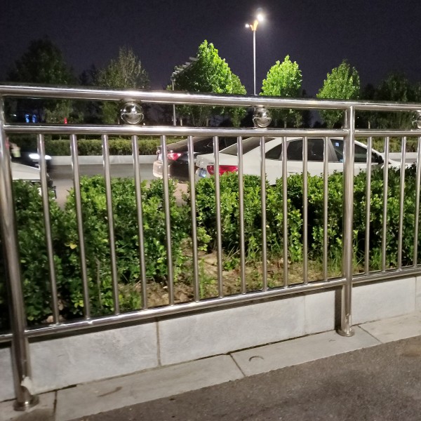 高铁不锈钢栏杆