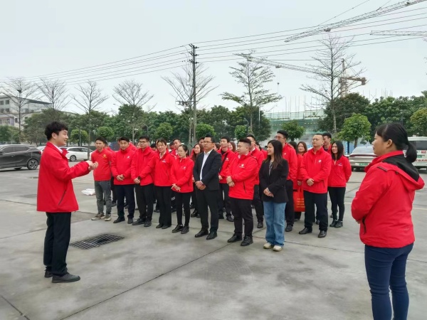 用行动诠释爱心 星空电竞·(中国区)官方网站不锈钢护栏生产厂家点燃环保希望之光